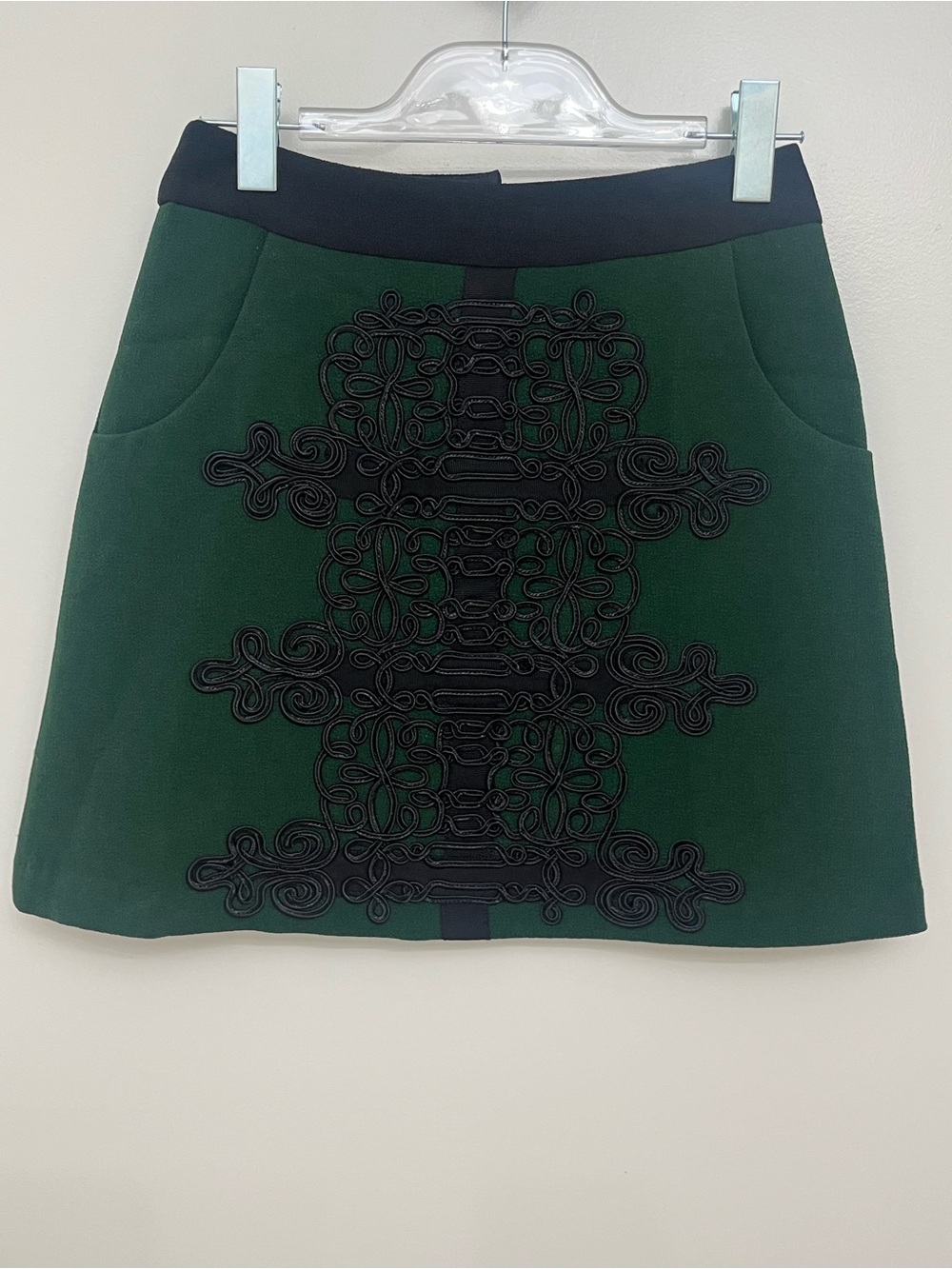 NWOT Nanette Lepore Embroidered Green & Black Mini Skirt   Size 0